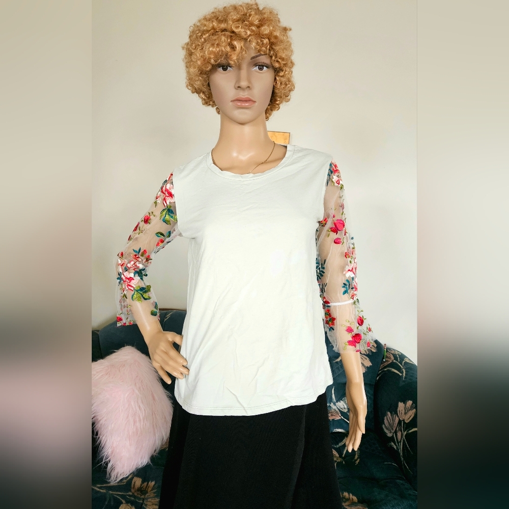 Mint Top with Sheer Floral Embroidered Sleeves by Jeuvre